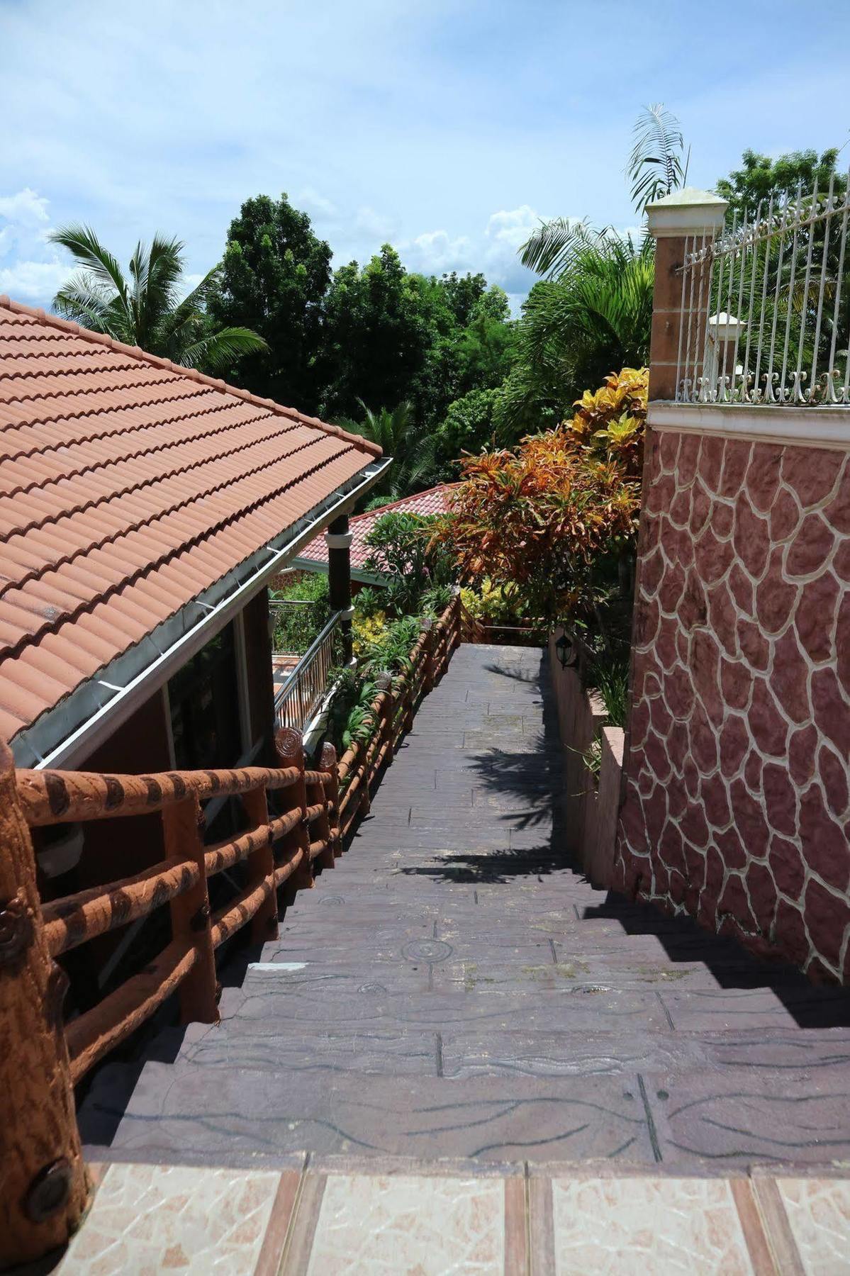Готель Jannah Glycel Beach House Ґімарас Екстер'єр фото